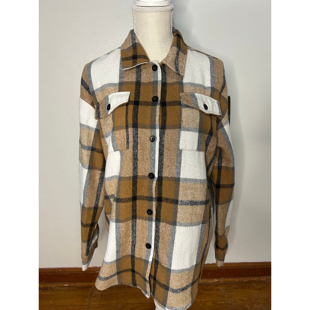 Trendy Queen Women's Plaid Flannel Shirt Medium Brown White Black Button Up
